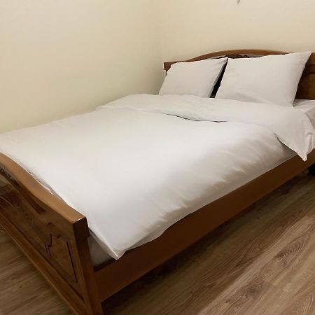 شقة يريفان  في Superior Apt. With Balcony On Aram Street المظهر الخارجي الصورة