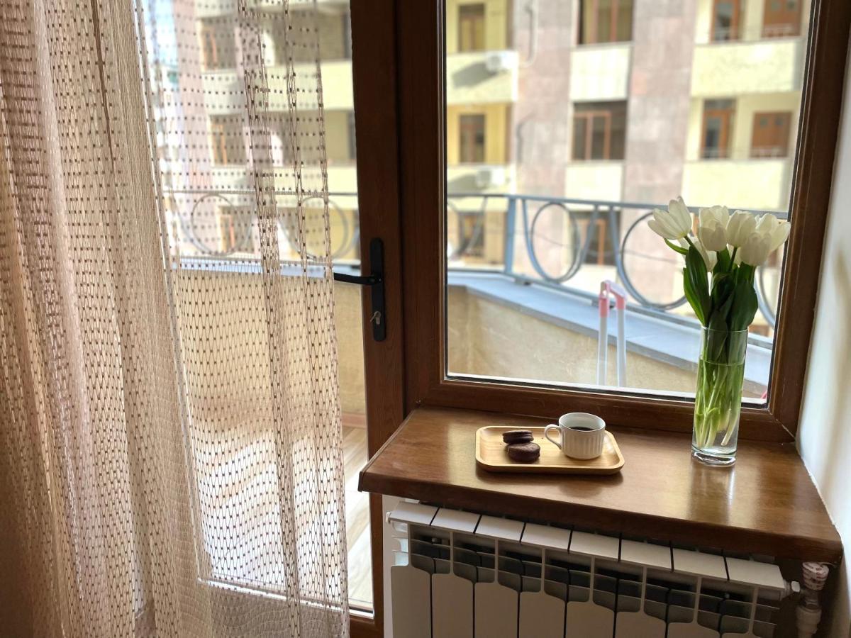 شقة يريفان  في Superior Apt. With Balcony On Aram Street المظهر الخارجي الصورة