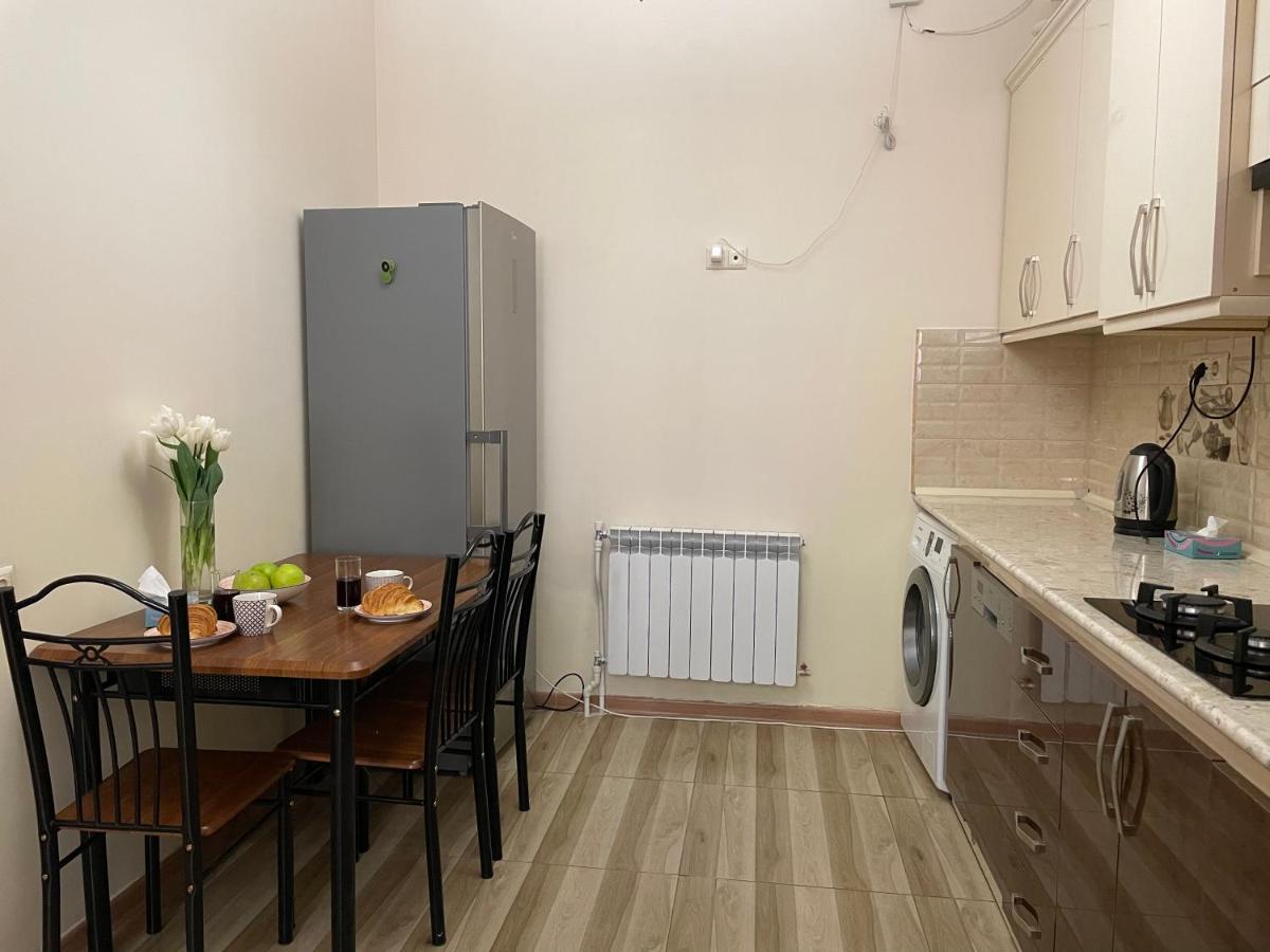 شقة يريفان  في Superior Apt. With Balcony On Aram Street المظهر الخارجي الصورة