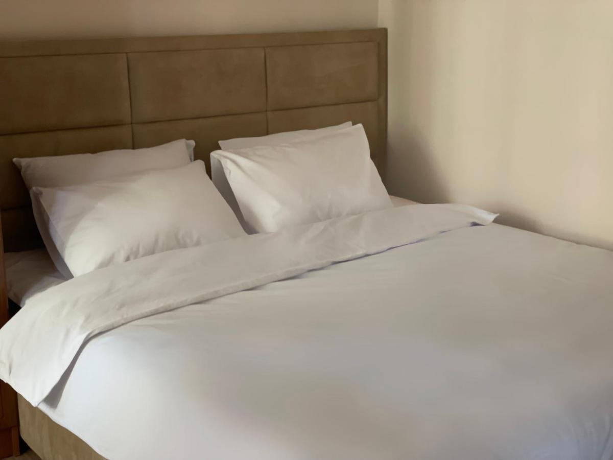 شقة يريفان  في Superior Apt. With Balcony On Aram Street المظهر الخارجي الصورة